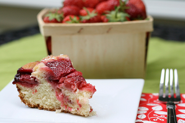 Simple Strawberry Cake