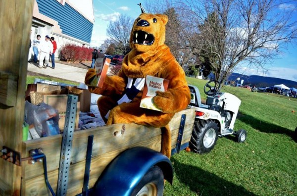 Penn State students work to create a food bank for students